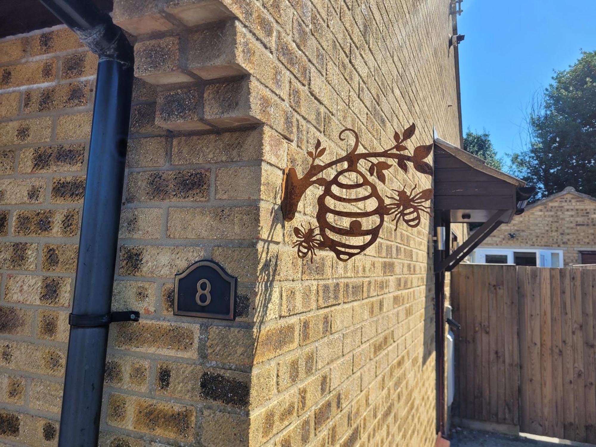 Bumblebee Bungalow - With Separate Office And Gaming Space By Catchpole Stays Colchester Exterior photo